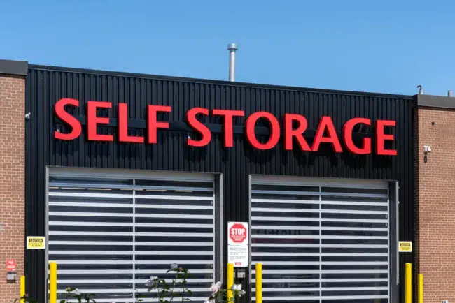 Self Storage vs. Traditional Warehousing: Which Is Right for You?